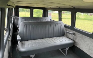Chevrolet-G10-sportvan-1967-Green-Gray-13