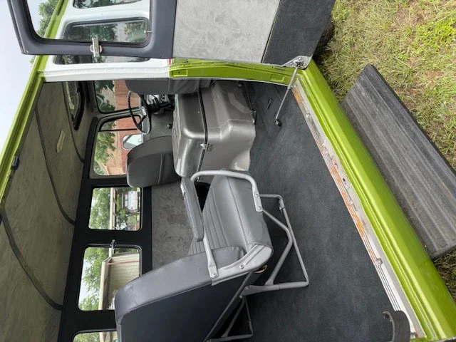 Chevrolet-G10-sportvan-1967-Green-Gray-15