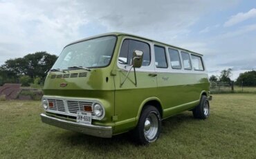 Chevrolet-G10-sportvan-1967-Green-Gray-3