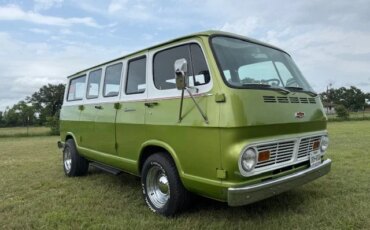 Chevrolet-G10-sportvan-1967-Green-Gray-4