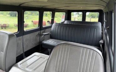 Chevrolet-G10-sportvan-1967-Green-Gray-9