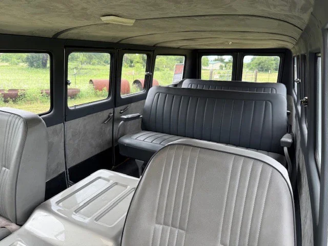 Chevrolet-G10-sportvan-1967-Green-Gray-9