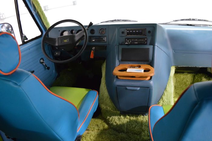Chevrolet-G20-1979-14