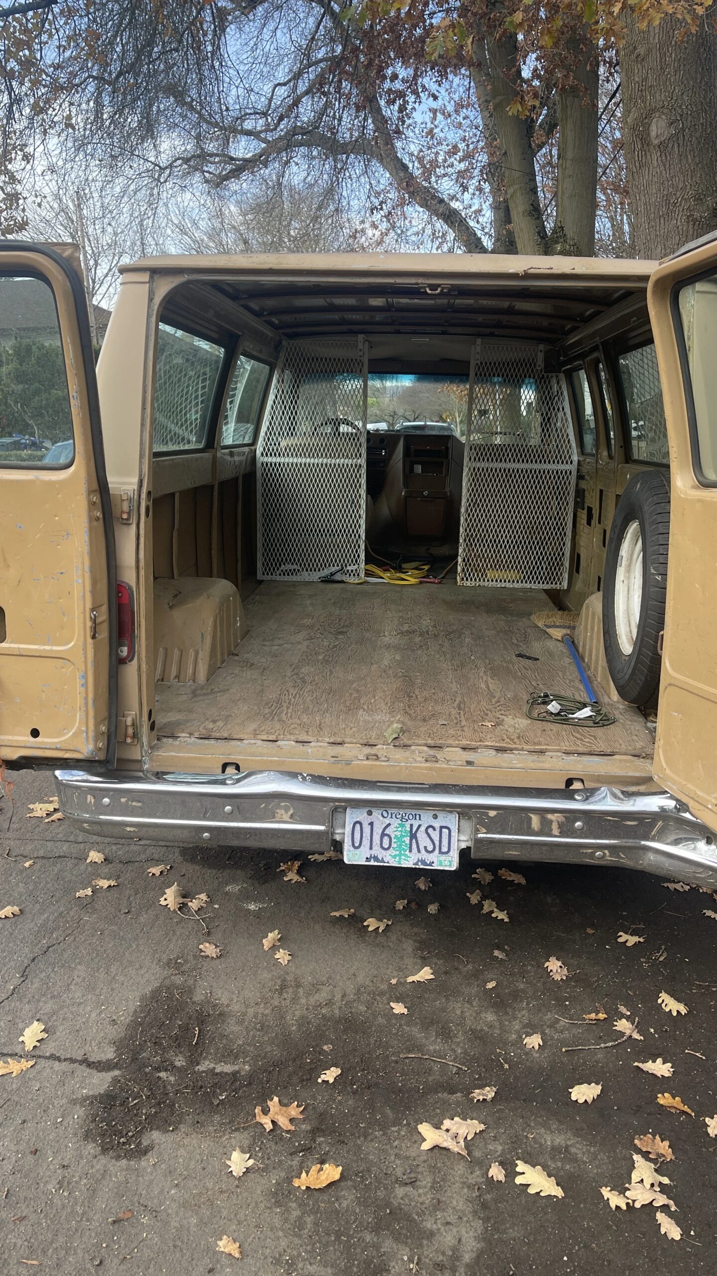 Chevrolet-G20-1989-Tan-Brown-14