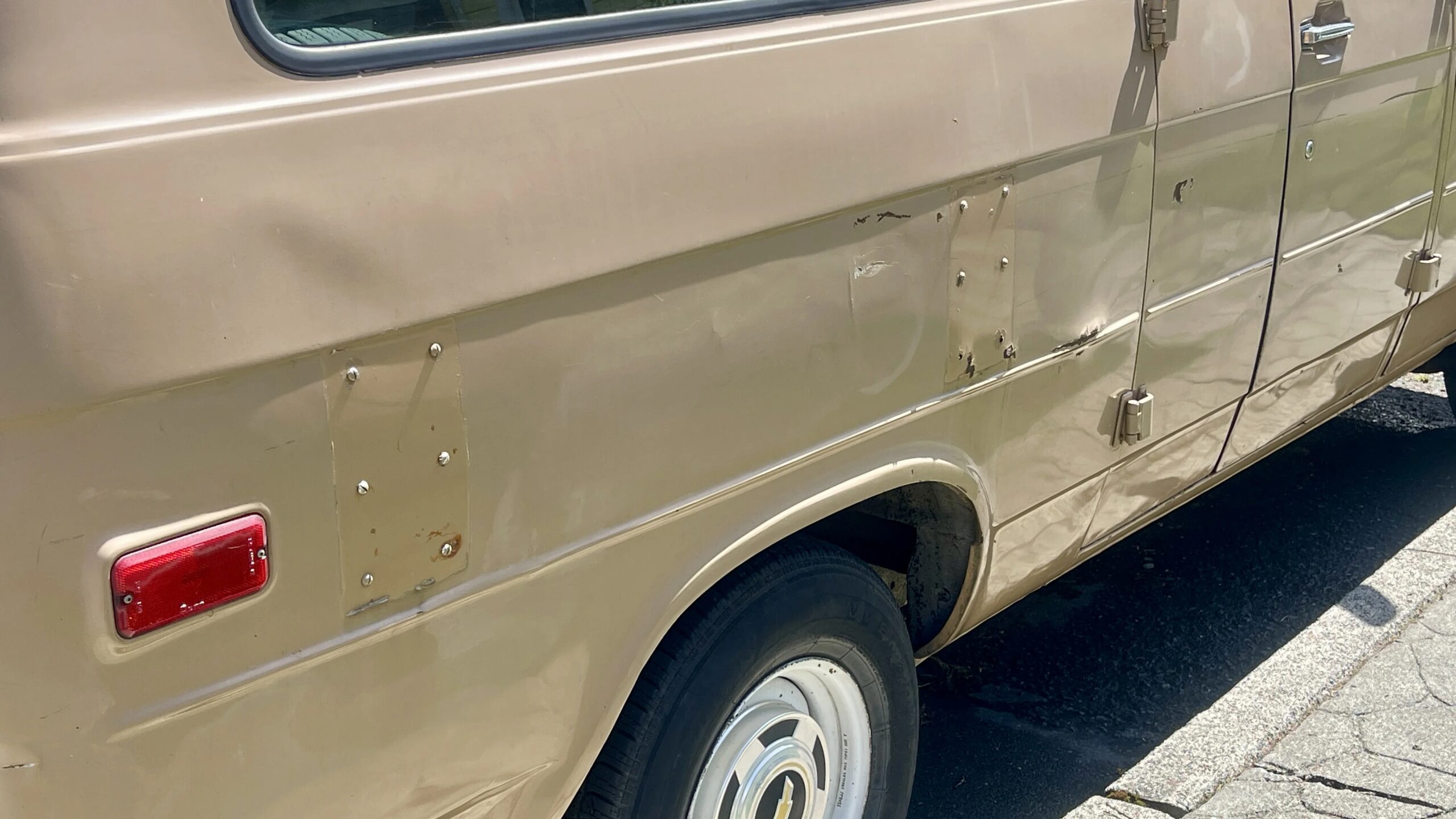 Chevrolet-G20-1989-Tan-Brown-16