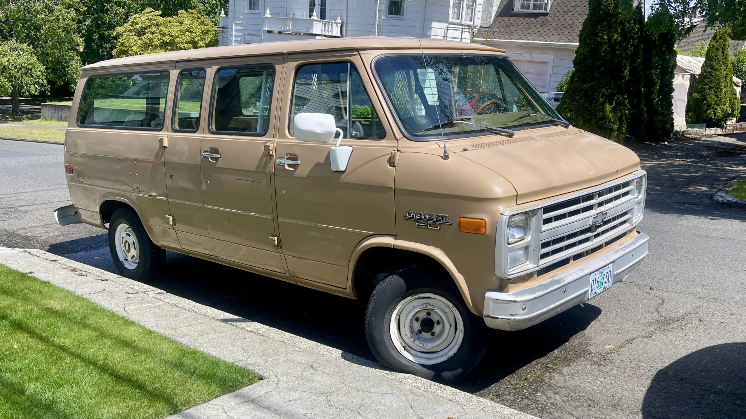 Chevrolet-G20-1989-Tan-Brown-5