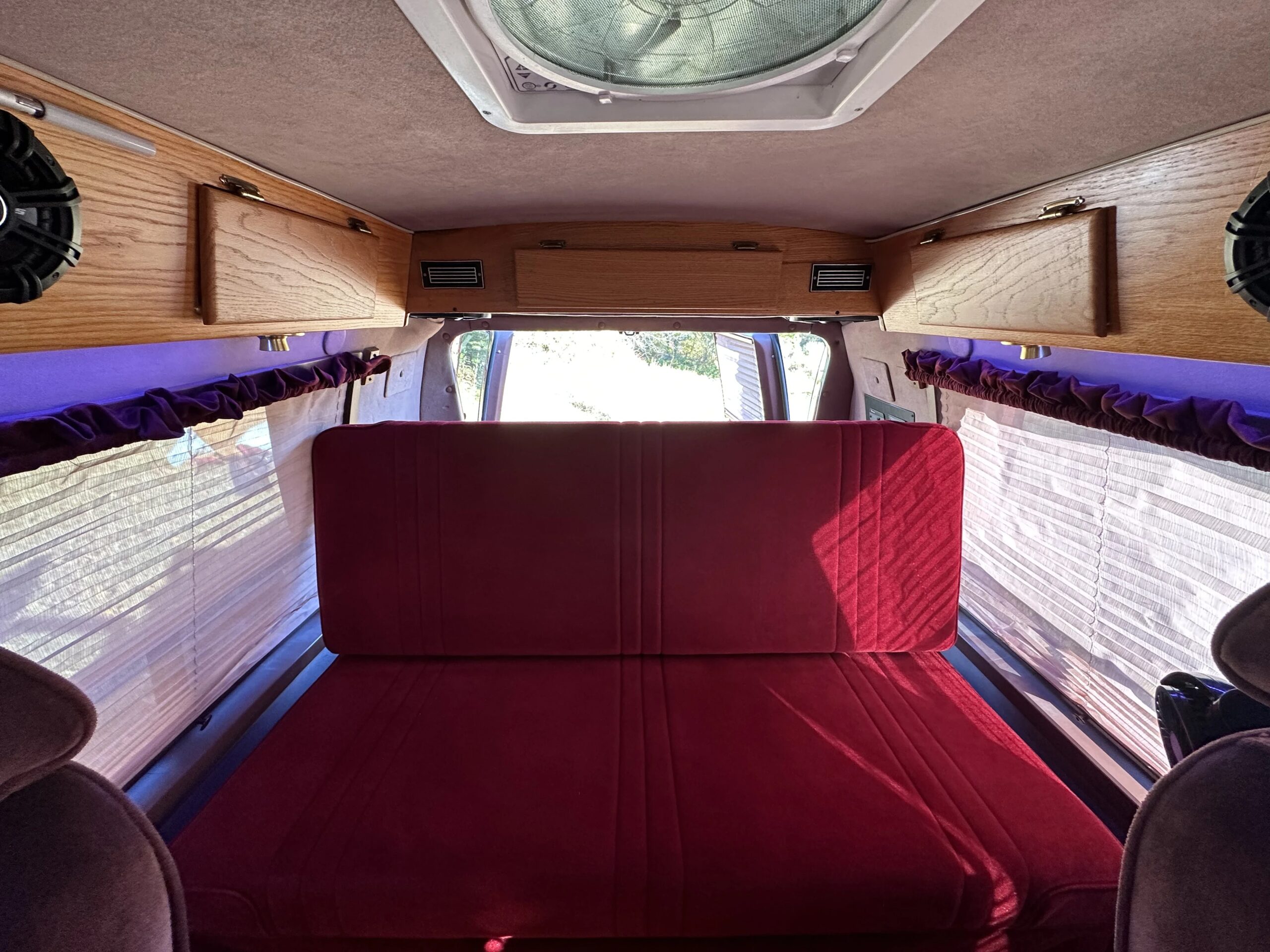 Chevrolet-G20-1993-Burgundy-Burgundy-22