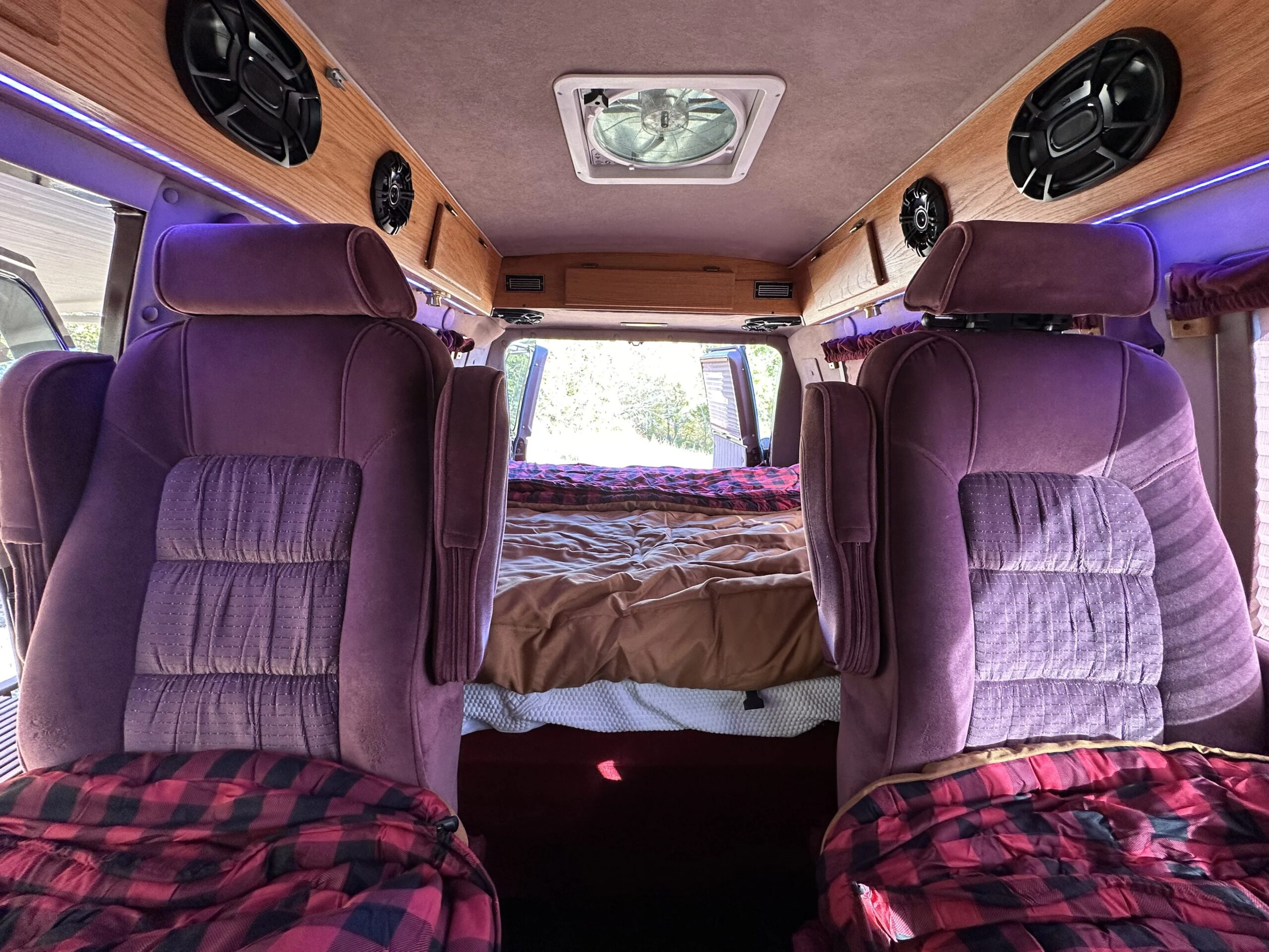 Chevrolet-G20-1993-Burgundy-Burgundy-25