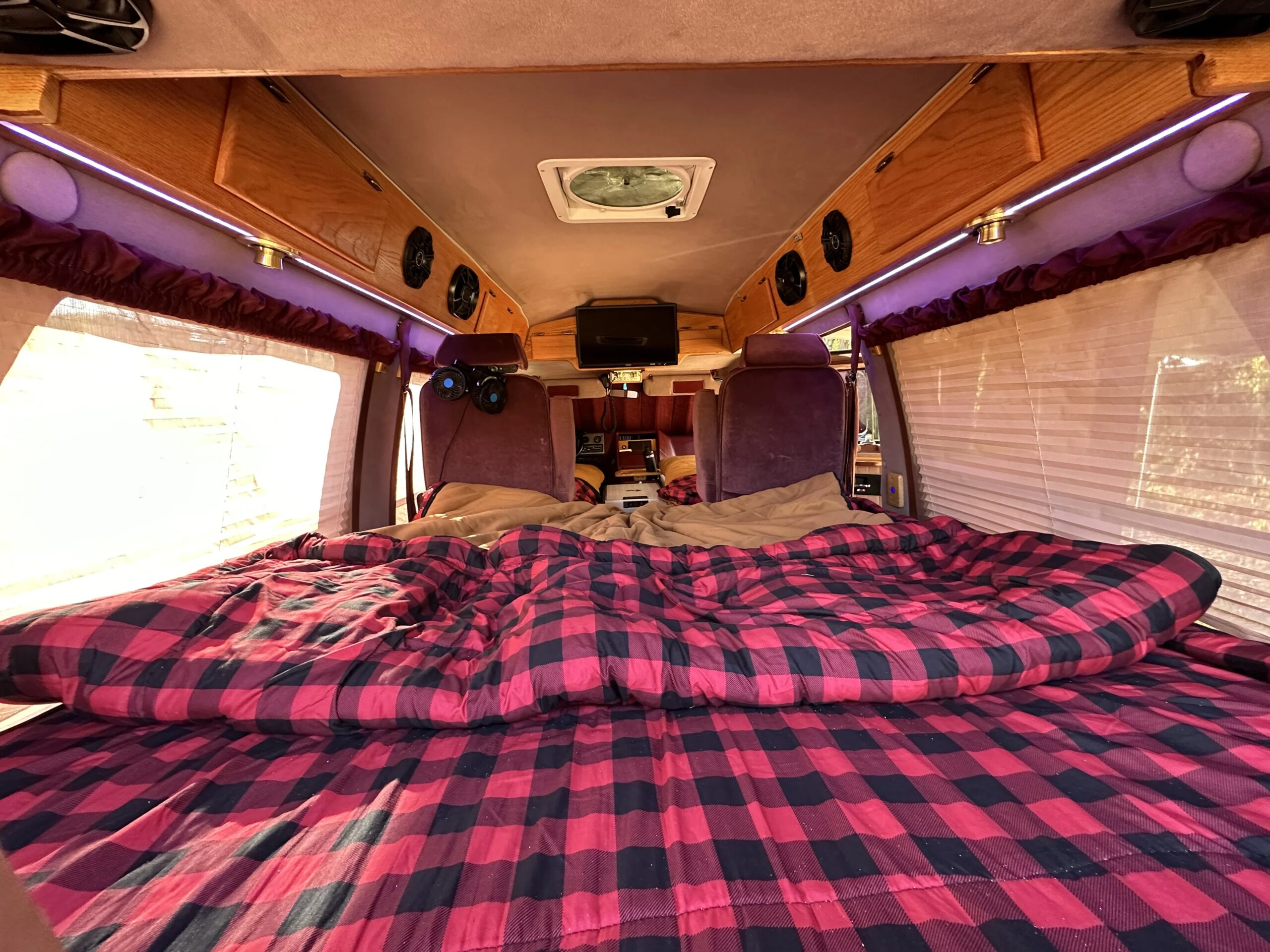Chevrolet-G20-1993-Burgundy-Burgundy-38