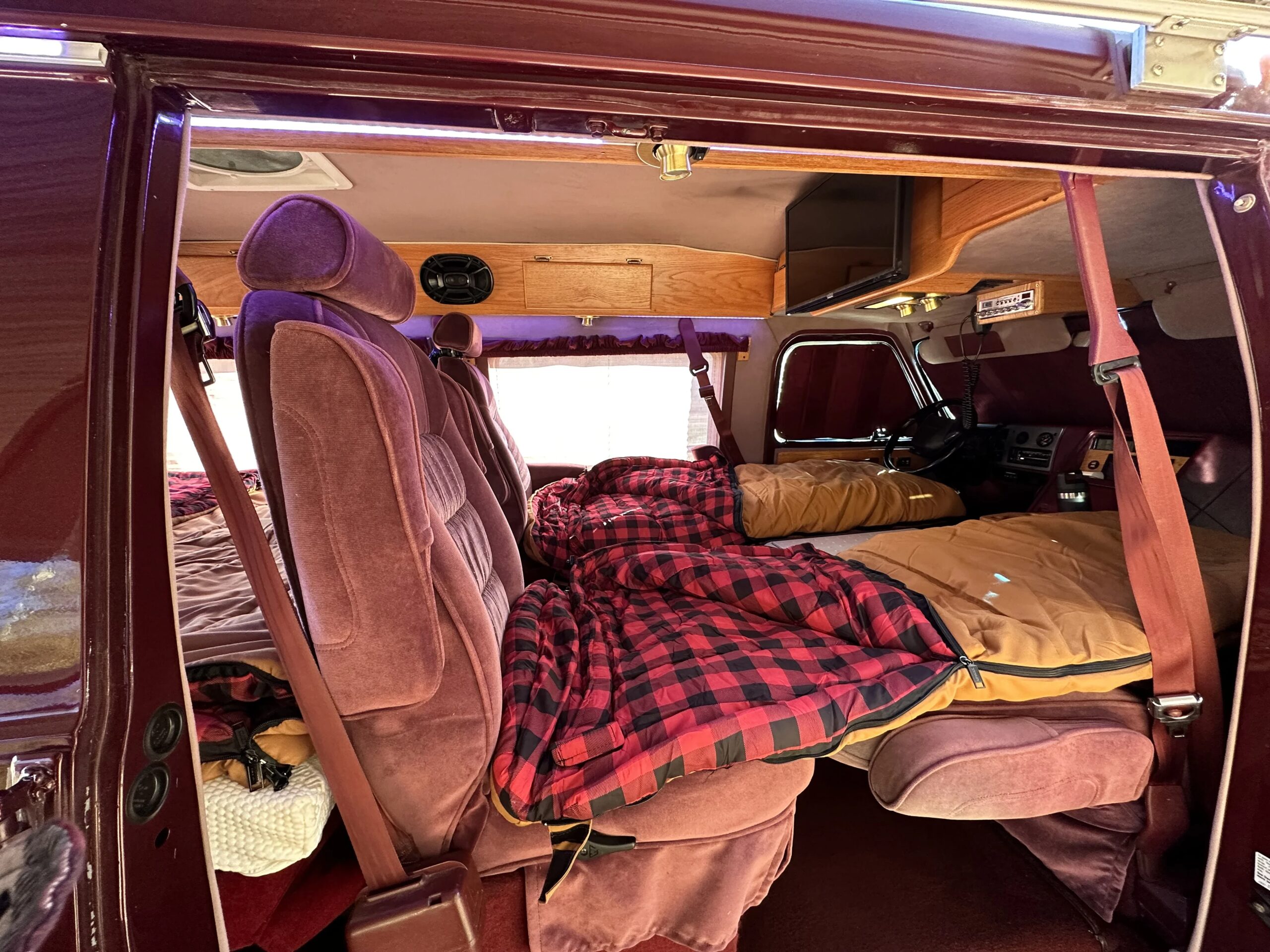Chevrolet-G20-1993-Burgundy-Burgundy-6