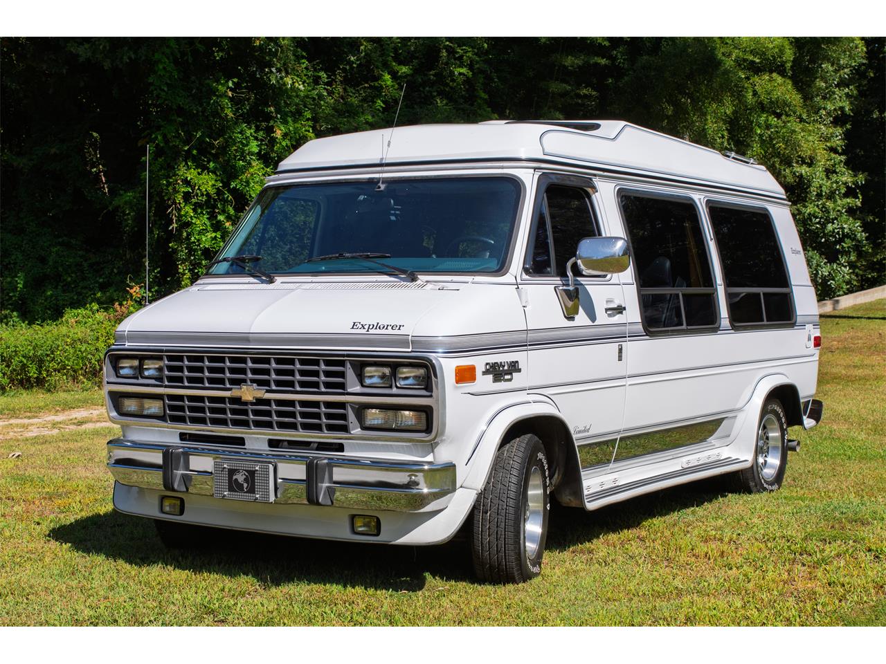 Chevrolet-G20-van-quotmystery-machinequot-tribute-1995-White-BlackBlueBrown-11