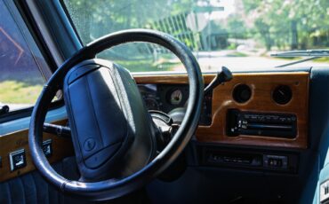 Chevrolet-G20-van-quotmystery-machinequot-tribute-1995-White-BlackBlueBrown-25