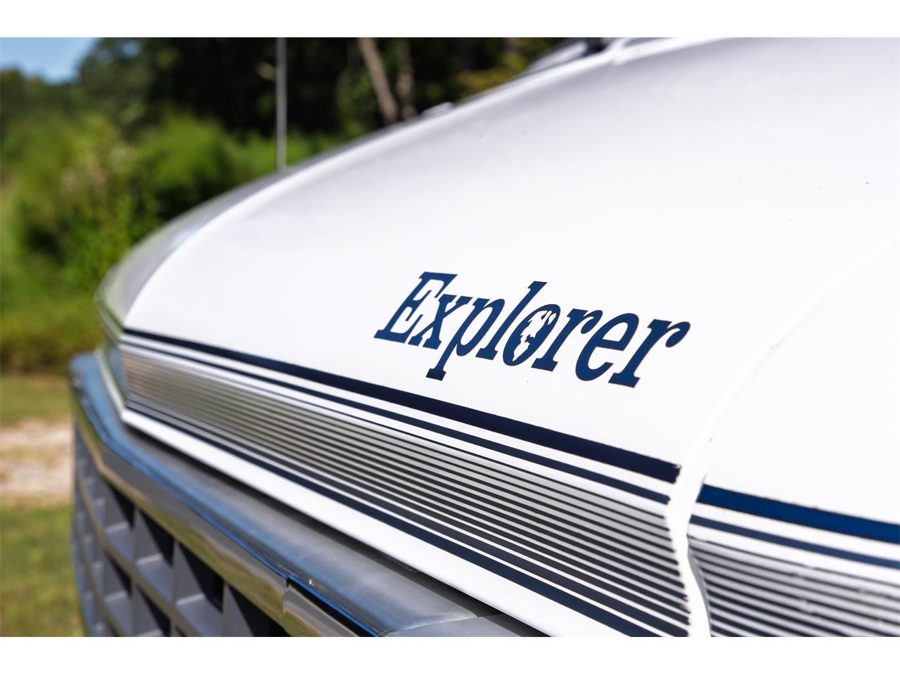 Chevrolet-G20-van-quotmystery-machinequot-tribute-1995-White-BlackBlueBrown-9