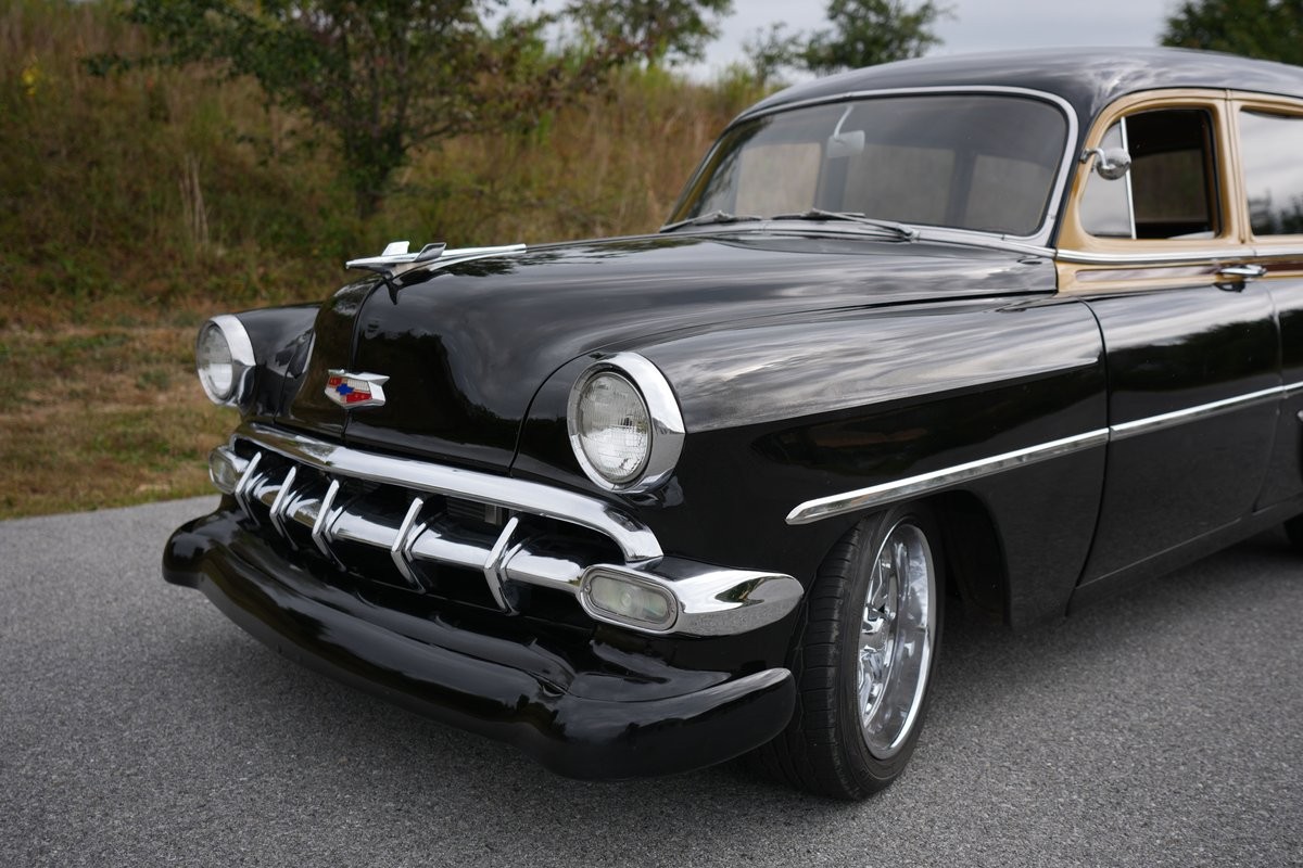 Chevrolet-Handyman-Wagon-1954-4