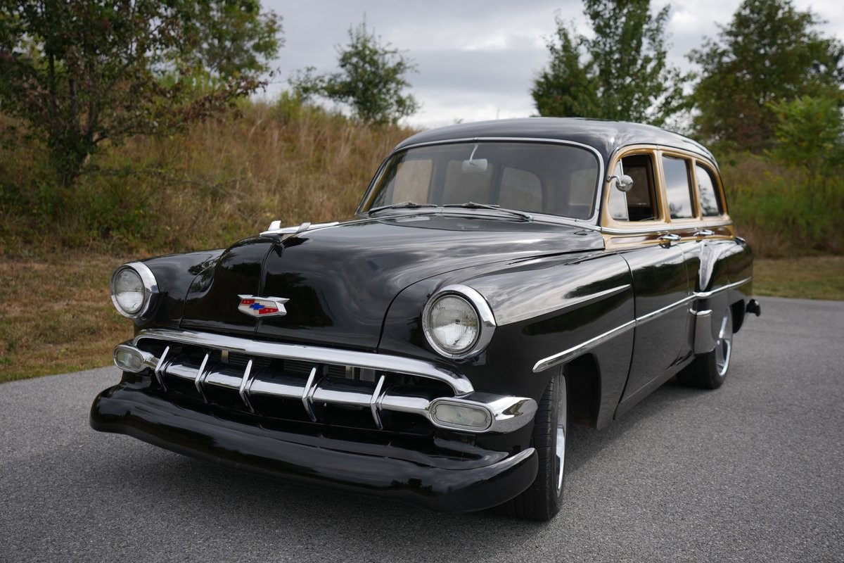 Chevrolet-Handyman-Wagon-1954