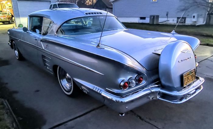 Chevrolet-Impala-1958-Light-Blue-Tri-Tone-Blue-1