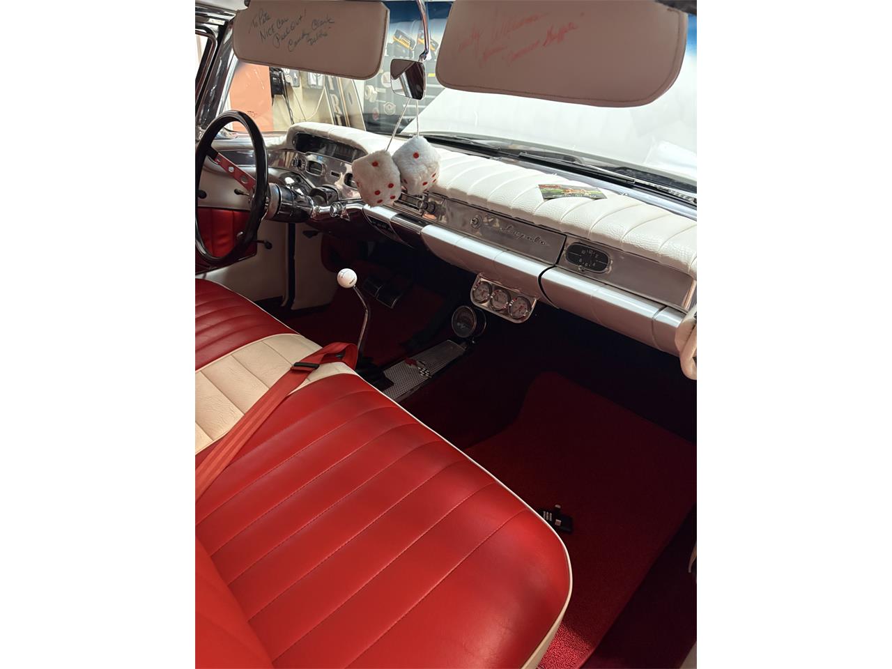 Chevrolet-Impala-1958-White-Redwhite-10