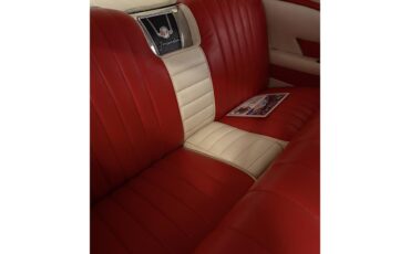 Chevrolet-Impala-1958-White-Redwhite-12