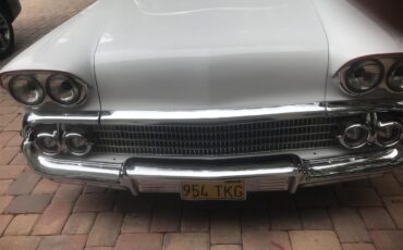 Chevrolet-Impala-1958-White-Redwhite-2