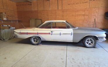 Chevrolet-Impala-1961-Coupe-1