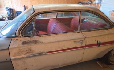Chevrolet-Impala-1961-Coupe-2