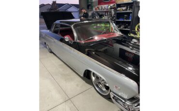 Chevrolet-Impala-1962-Black-and-Silver-Red-14