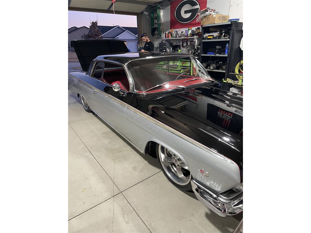 Chevrolet-Impala-1962-Black-and-Silver-Red-14