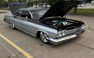 Chevrolet-Impala-1962-Black-and-Silver-Red-15