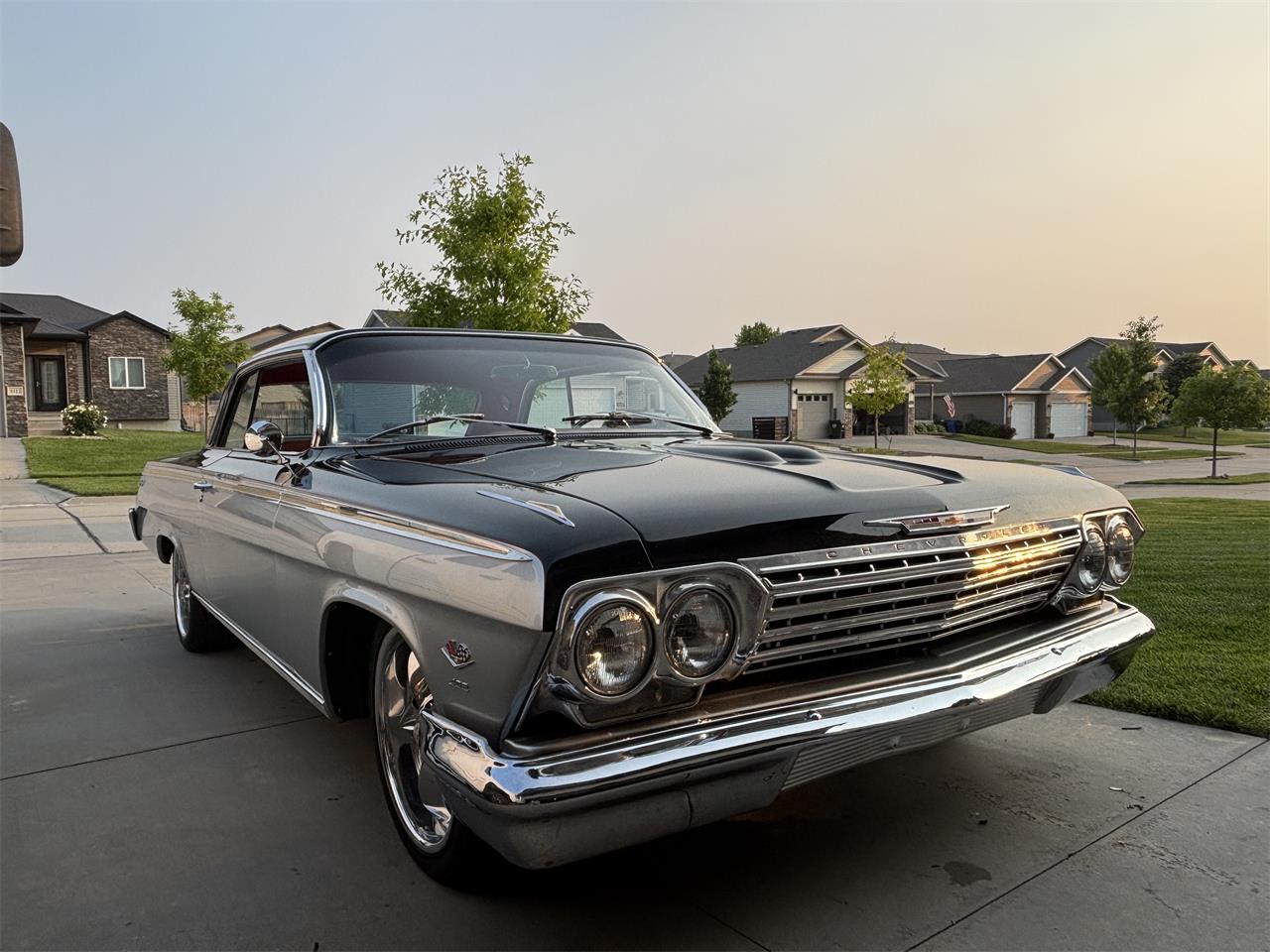 Chevrolet-Impala-1962-Black-and-Silver-Red-16