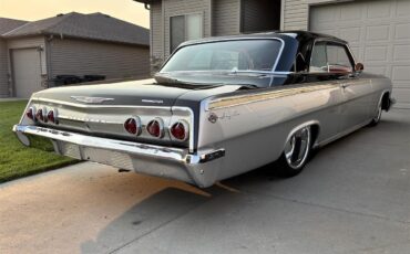 Chevrolet-Impala-1962-Black-and-Silver-Red-19