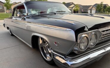 Chevrolet-Impala-1962-Black-and-Silver-Red-3