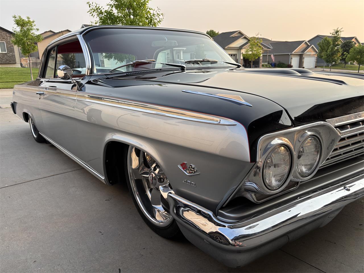 Chevrolet-Impala-1962-Black-and-Silver-Red-3
