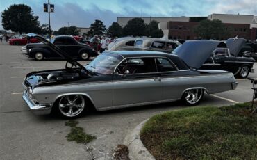 Chevrolet-Impala-1962-Black-and-Silver-Red-8