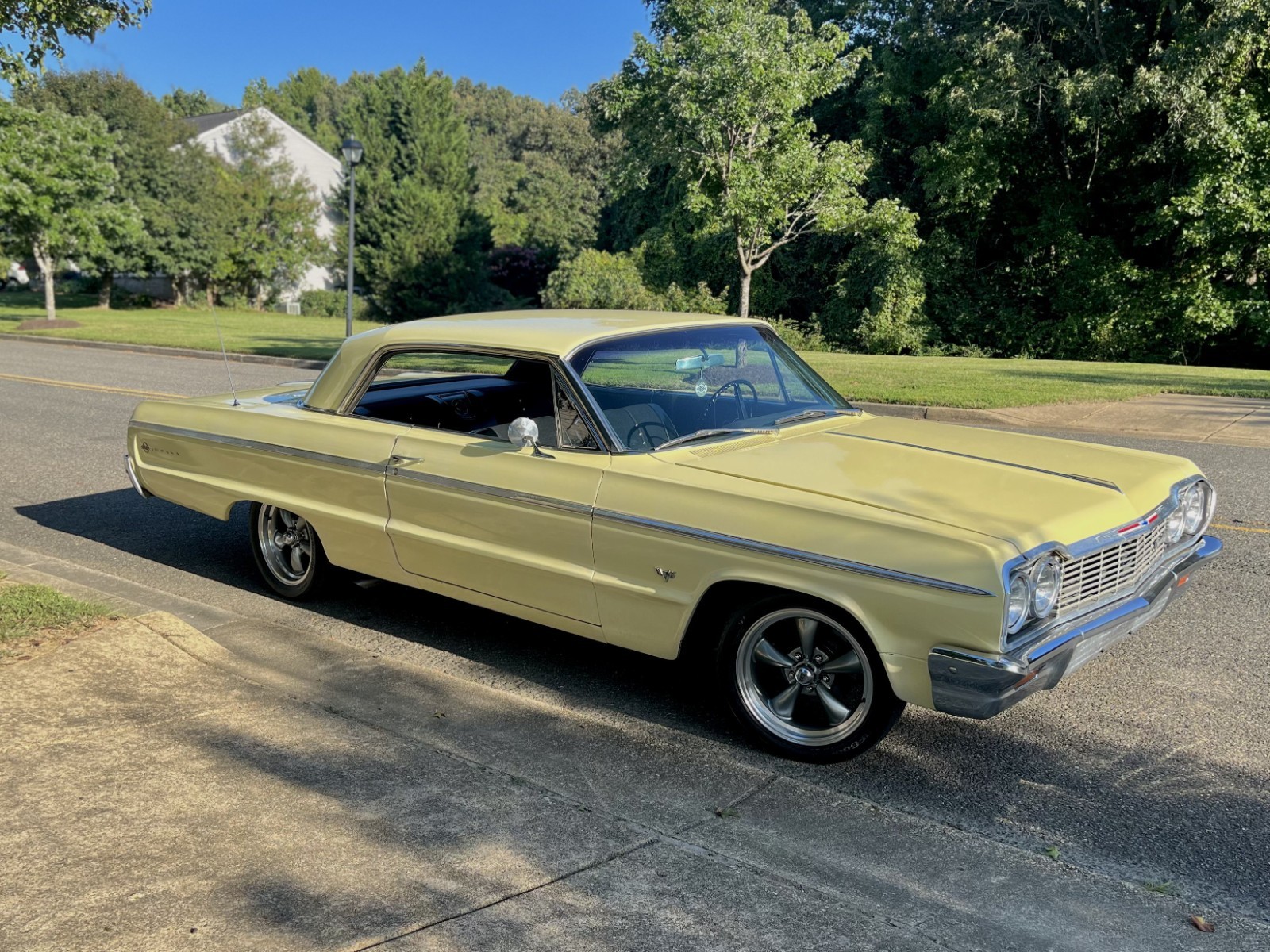 Chevrolet-Impala-1964-Coupe-2