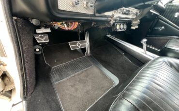 Chevrolet-Impala-1964-Sedan-12