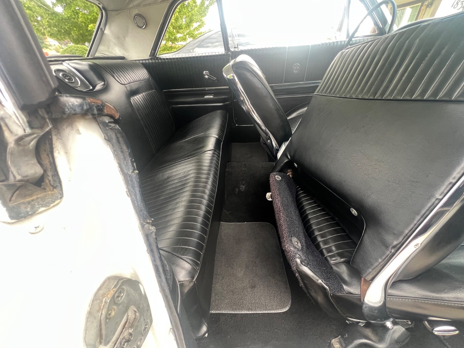 Chevrolet-Impala-1964-Sedan-20