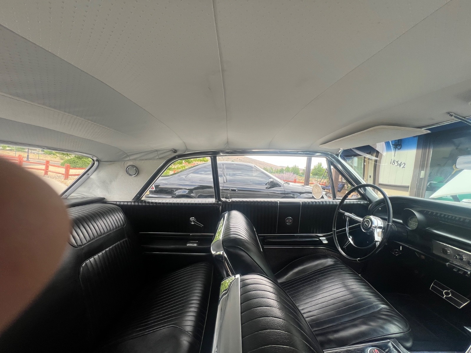 Chevrolet-Impala-1964-Sedan-22