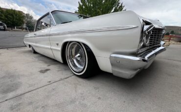Chevrolet-Impala-1964-Sedan-3
