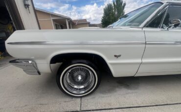 Chevrolet-Impala-1964-Sedan-34