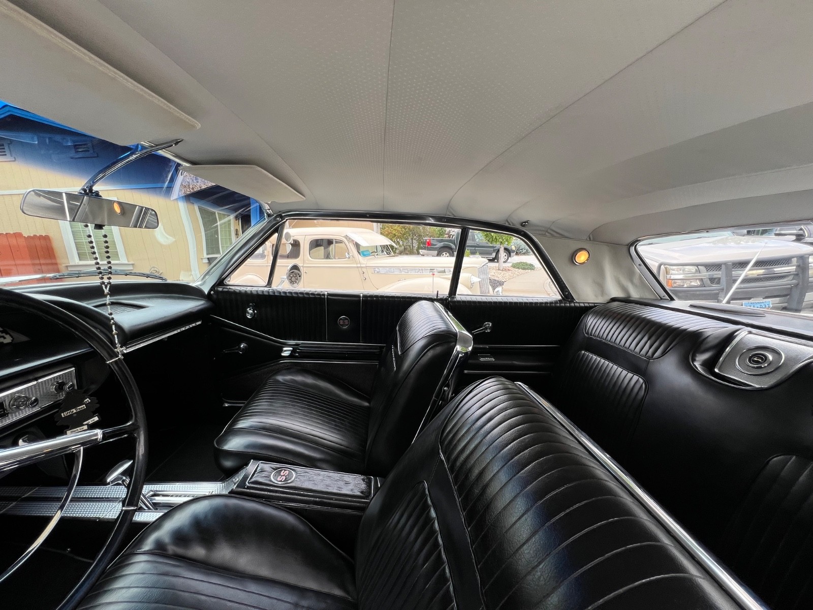 Chevrolet-Impala-1964-Sedan-9