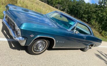 Chevrolet-Impala-1965-Tahitian-Turquoise-Aqua-12