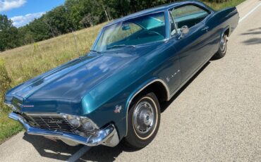 Chevrolet-Impala-1965-Tahitian-Turquoise-Aqua-13