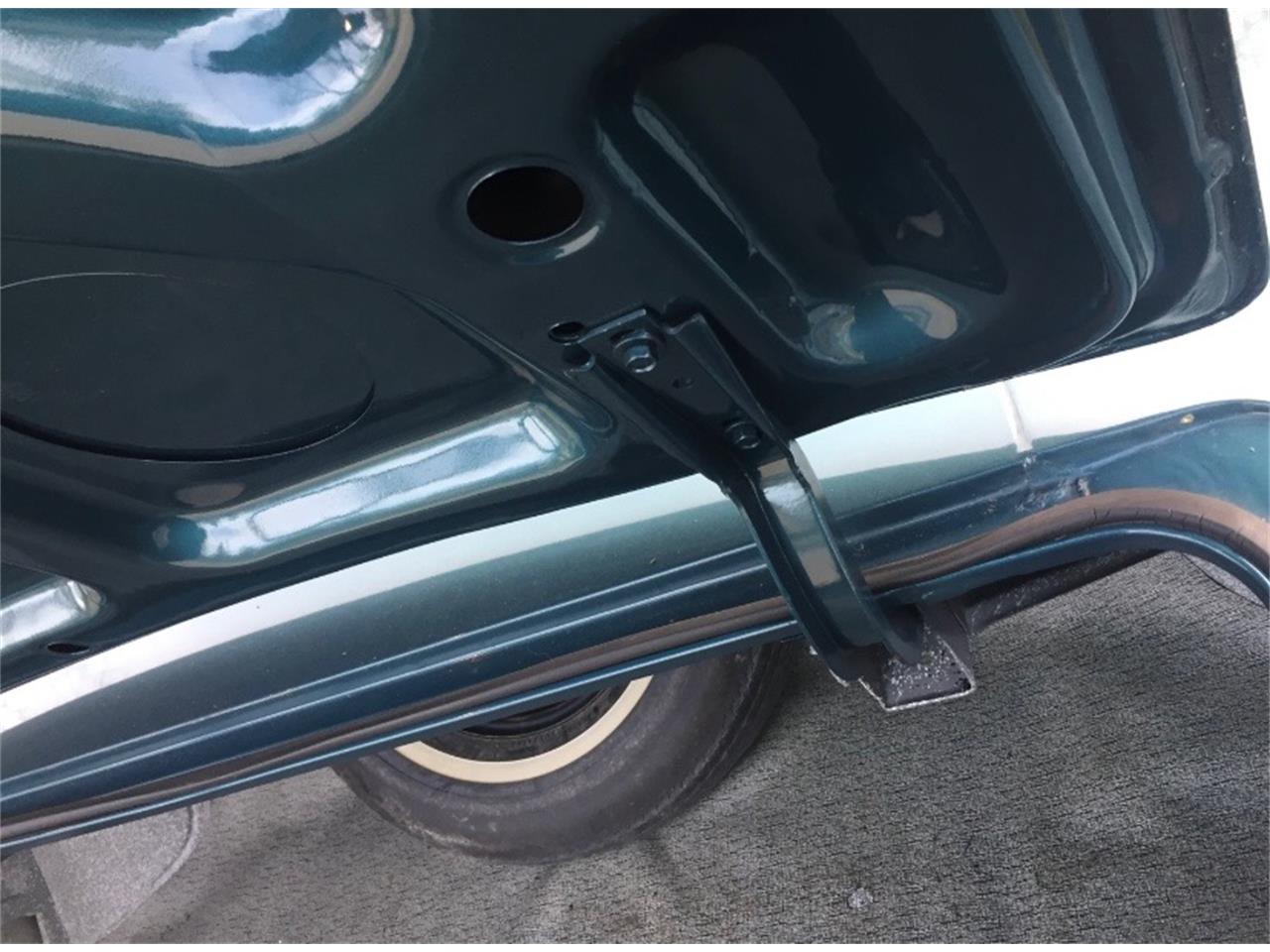 Chevrolet-Impala-1965-Tahitian-Turquoise-Aqua-27