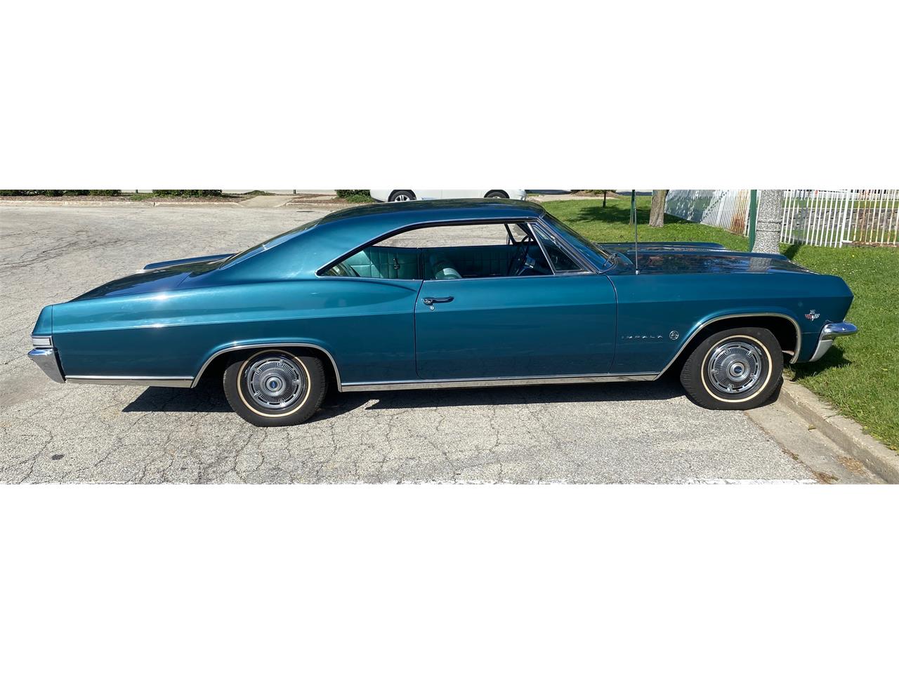Chevrolet-Impala-1965-Tahitian-Turquoise-Aqua-3