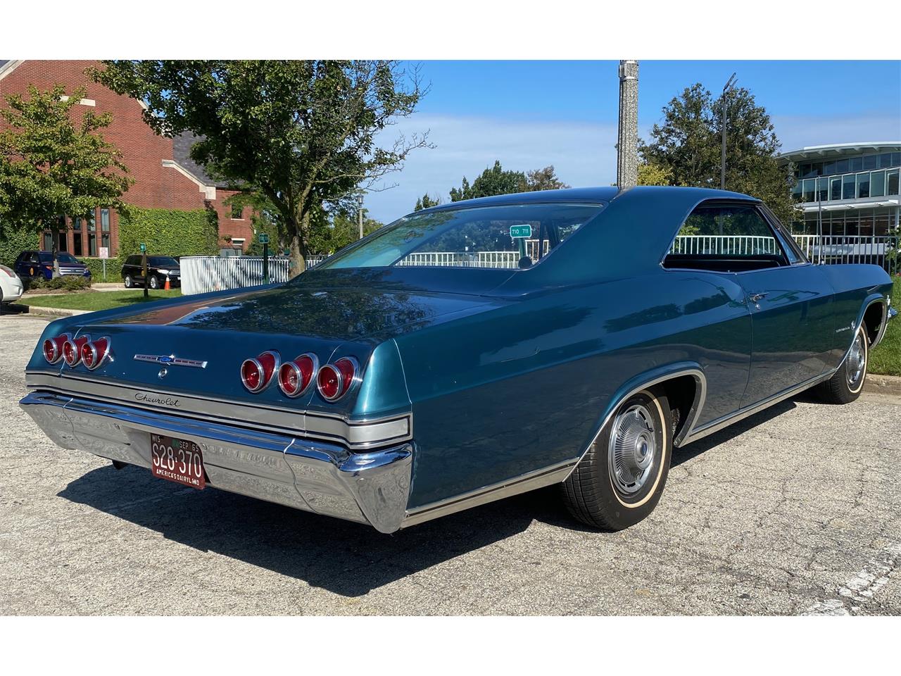Chevrolet-Impala-1965-Tahitian-Turquoise-Aqua-4