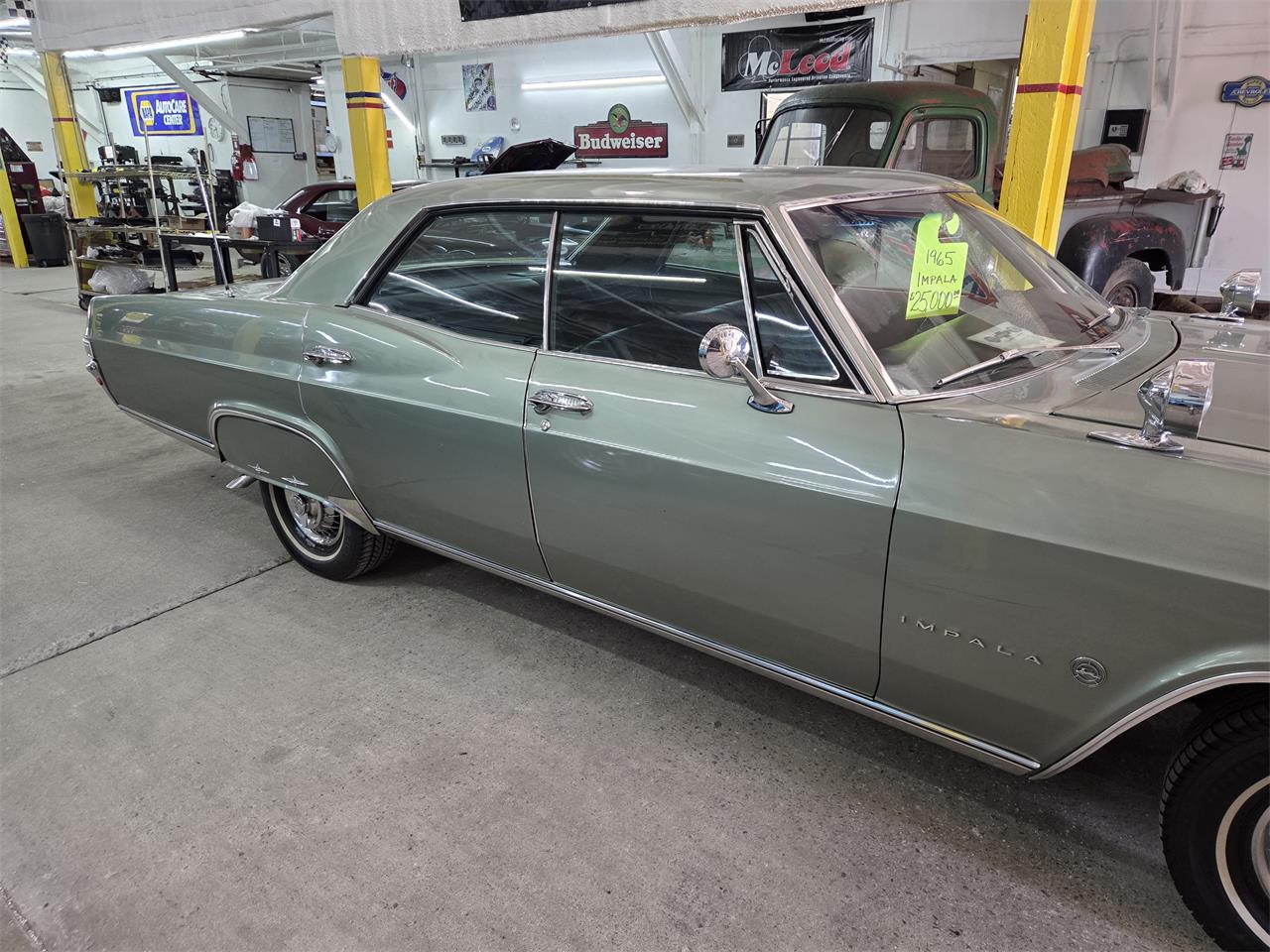 Chevrolet-Impala-1965-green-black-2