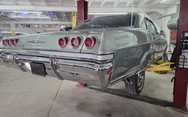 Chevrolet-Impala-1965-green-black-3