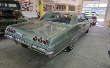 Chevrolet-Impala-1965-green-black-4