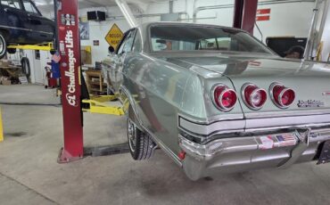 Chevrolet-Impala-1965-green-black-6