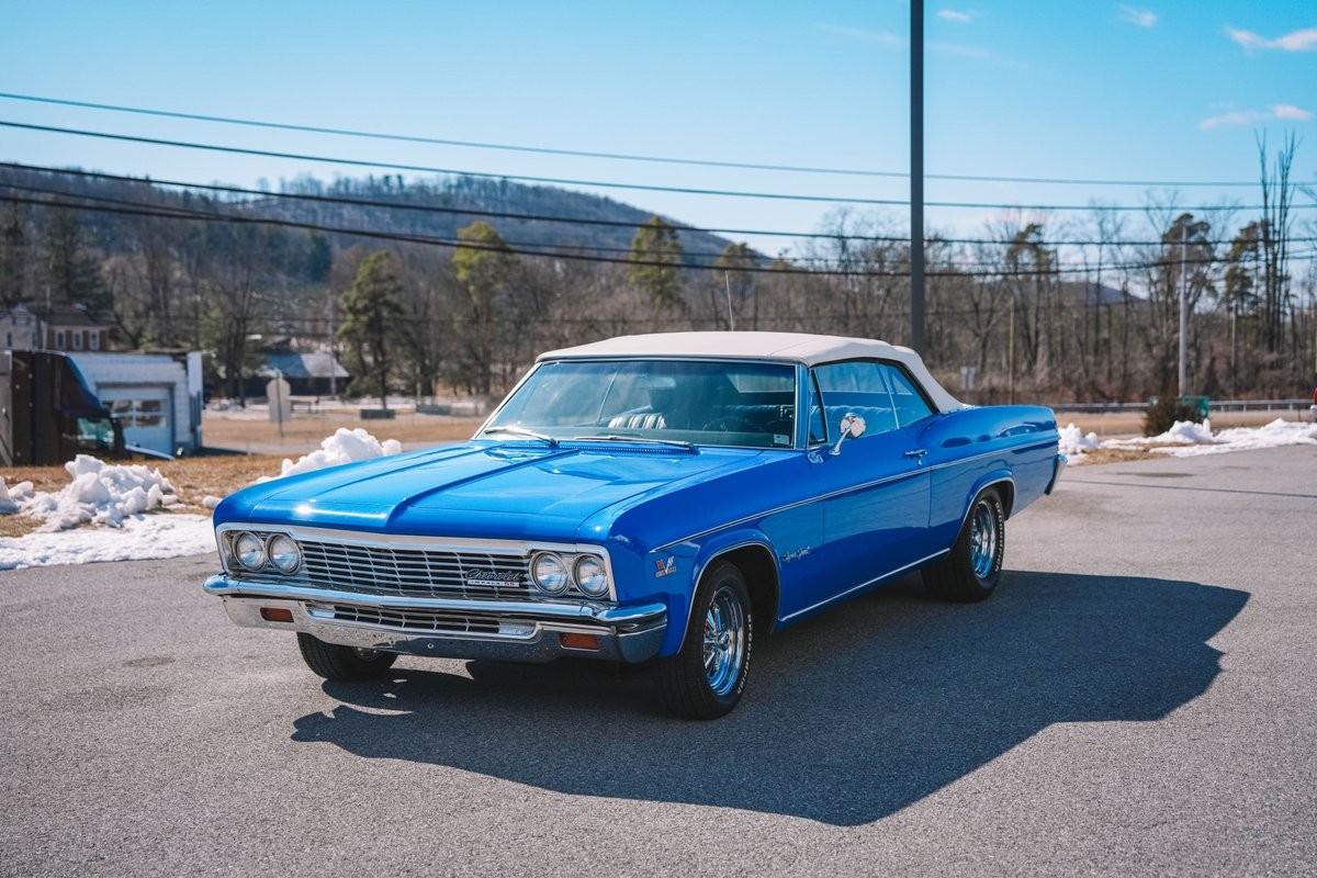 Chevrolet-Impala-1966-Convertible-1